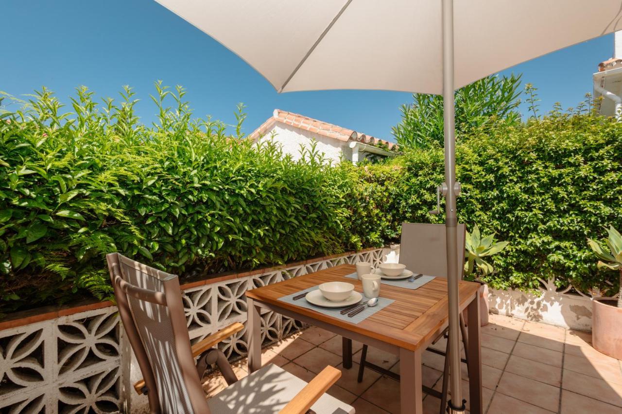With Large Sunny Terrace, Costabella Сasa de vacaciones