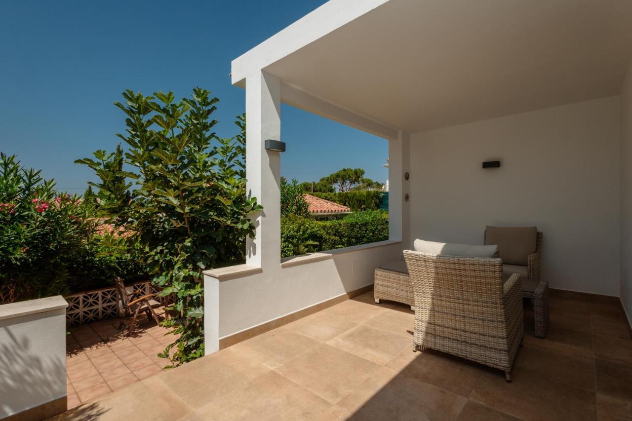 With Large Sunny Terrace, Costabella Сasa de vacaciones *