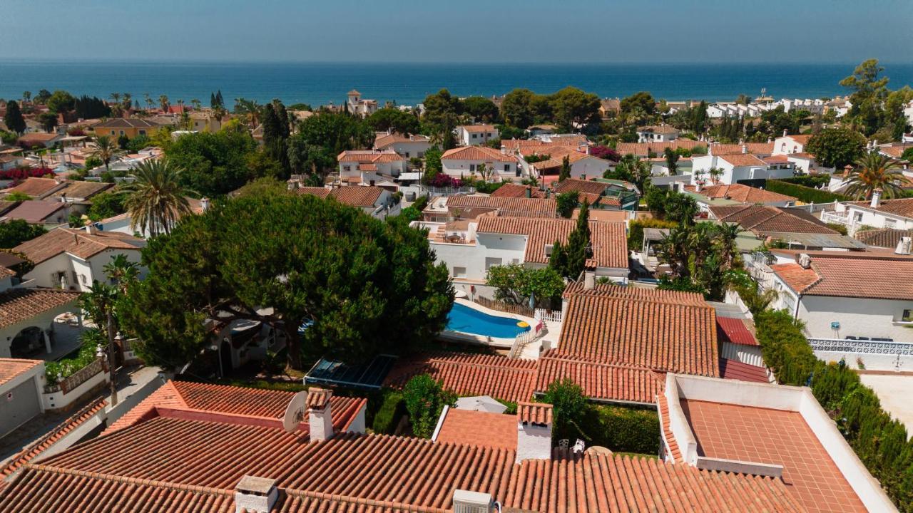 Сasa de vacaciones With Large Sunny Terrace, Costabella