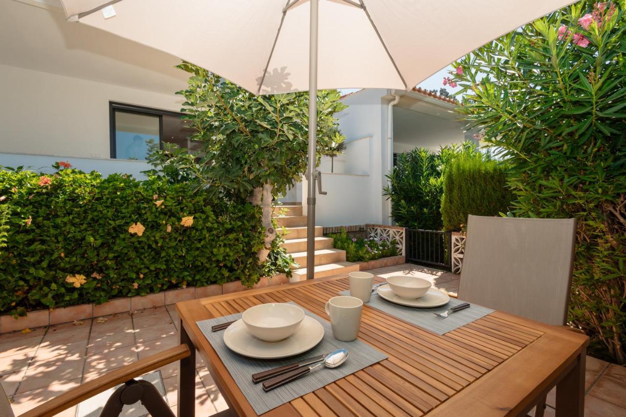 With Large Sunny Terrace, Costabella Сasa de vacaciones Marbella